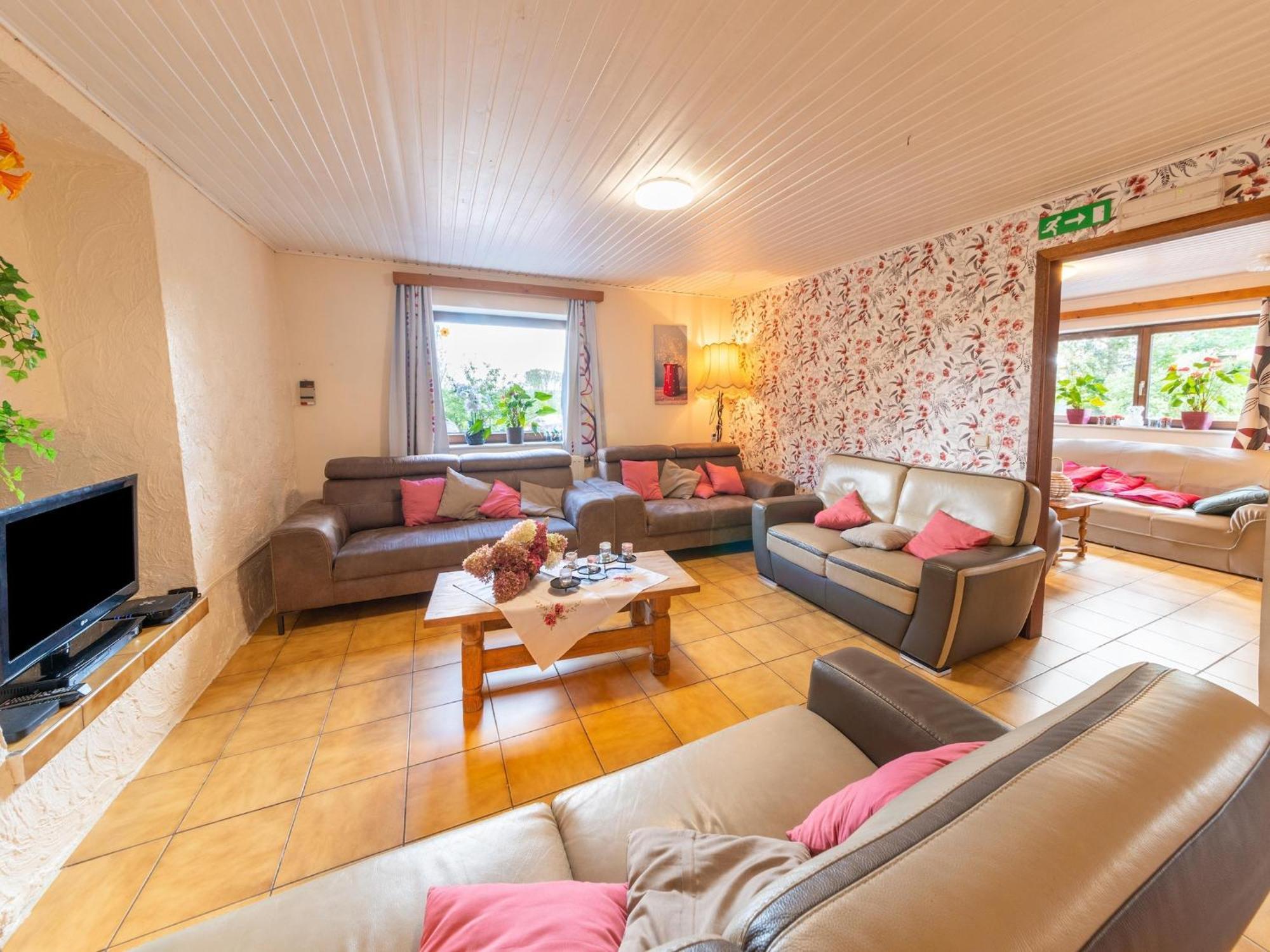 Wonderful Holiday Home In Montleban With Sauna Exterior photo
