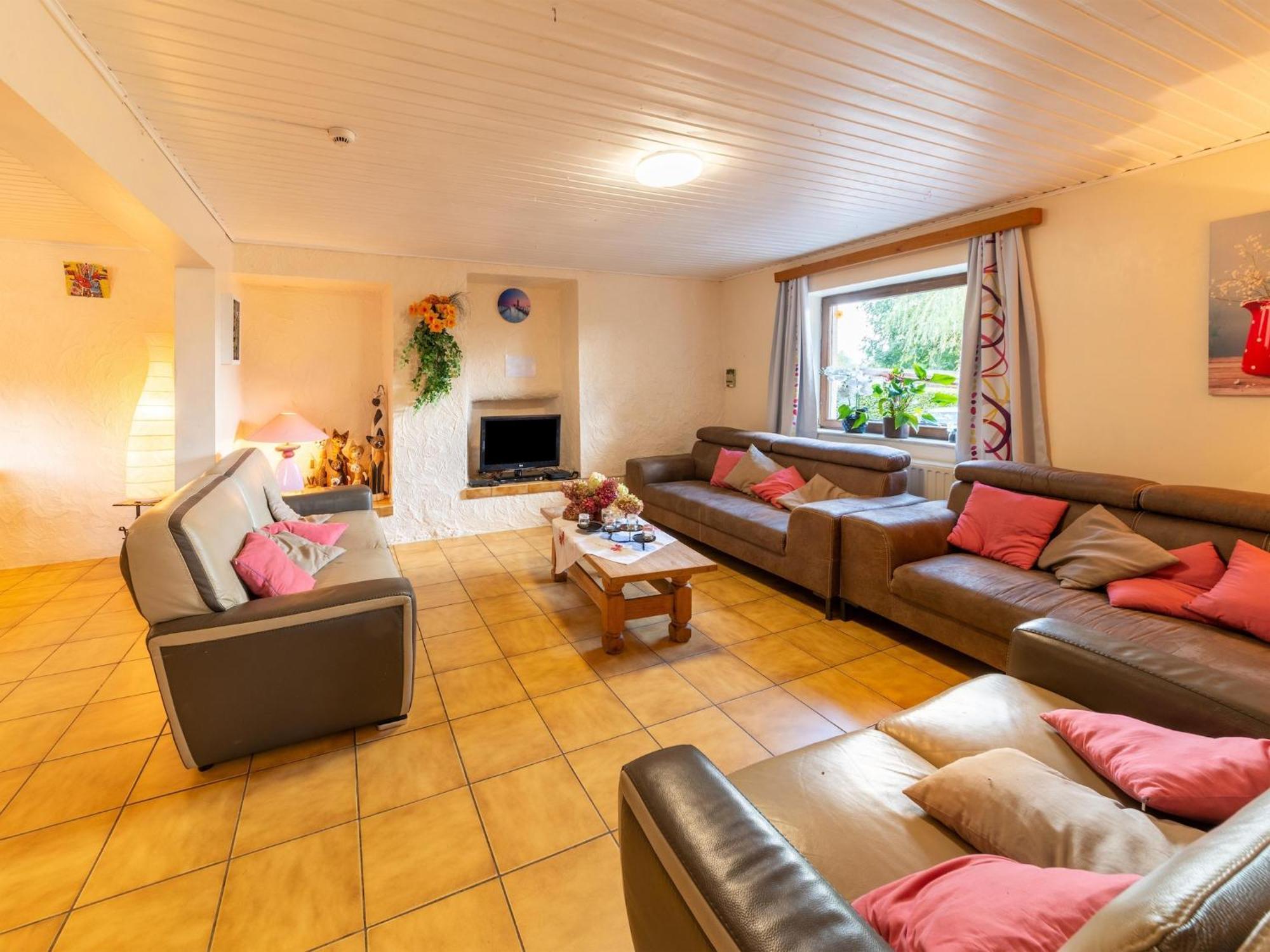 Wonderful Holiday Home In Montleban With Sauna Exterior photo