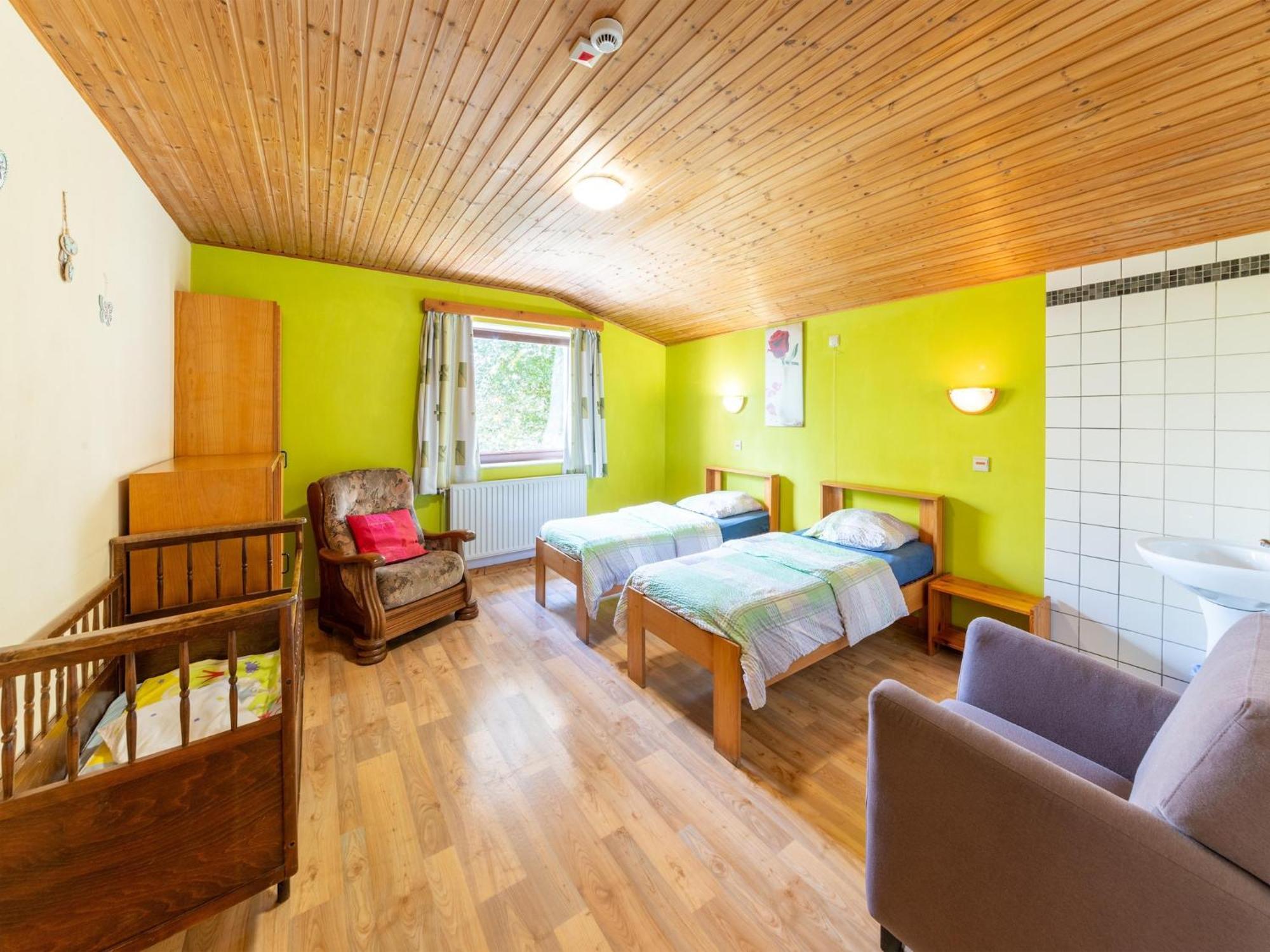 Wonderful Holiday Home In Montleban With Sauna Exterior photo